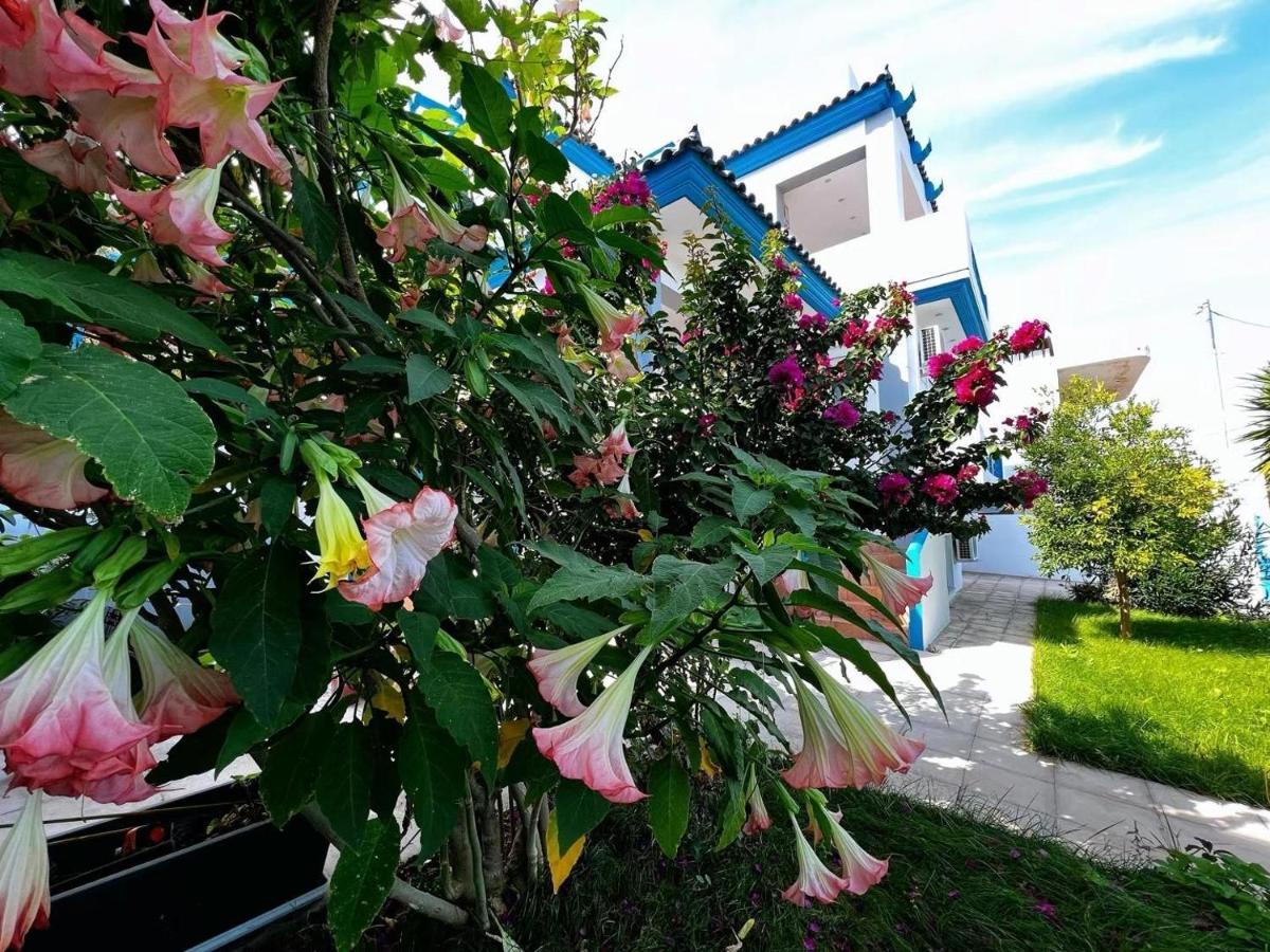 Sicci Villa Near The Airport & Sea Atenas Exterior foto